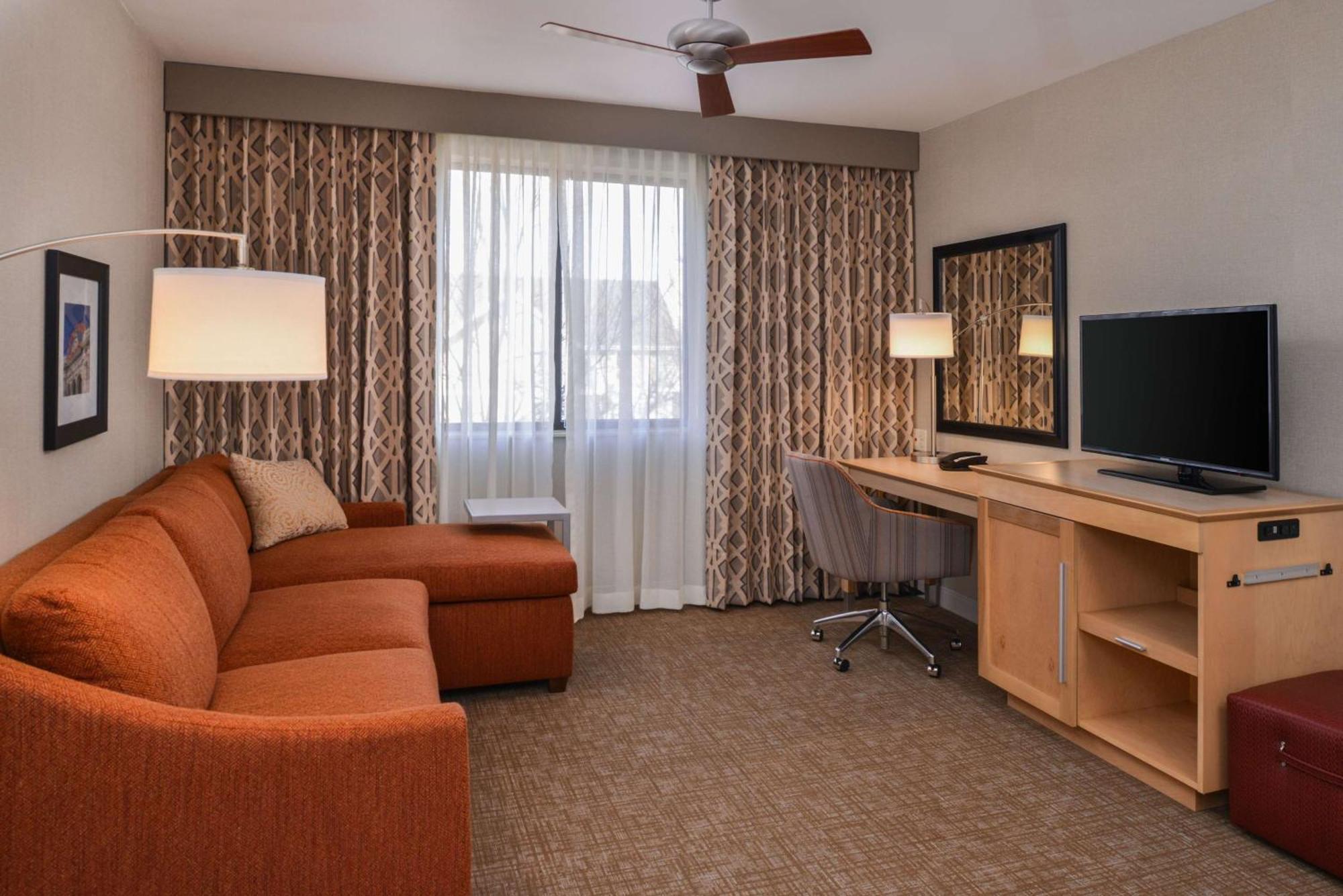 Hampton Inn & Suites Denver-Speer Boulevard Exterior photo