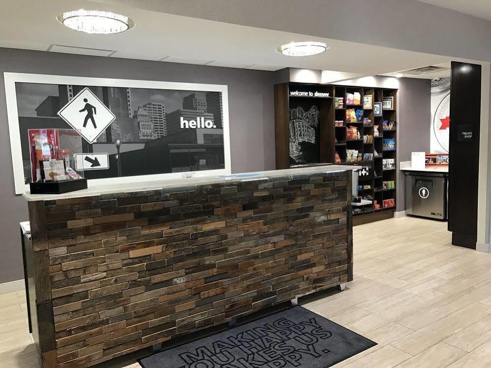 Hampton Inn & Suites Denver-Speer Boulevard Exterior photo
